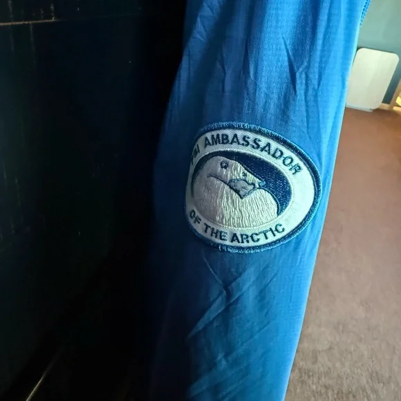 Canada Goose Blue Performance Jacket with Weather-Resistant Insulation - Picture 5 of 9